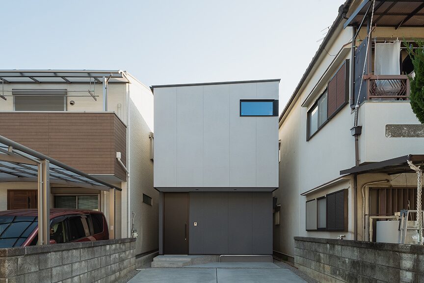 裏庭のある狭小住宅