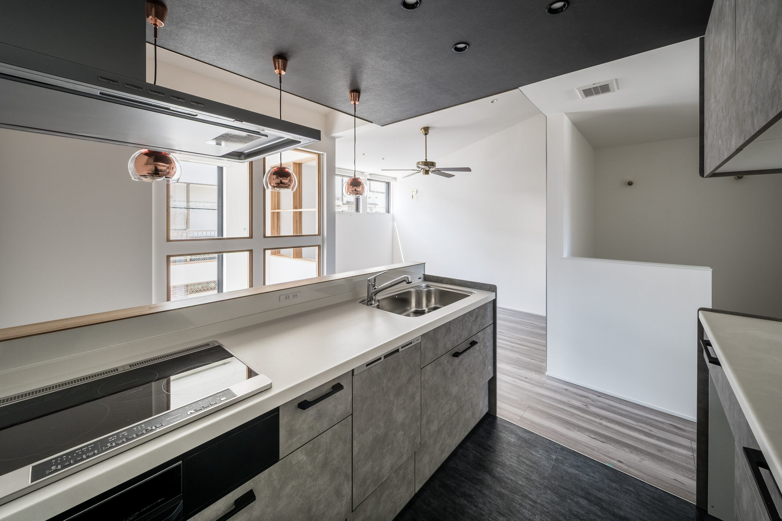 アトリエのある狭小住宅