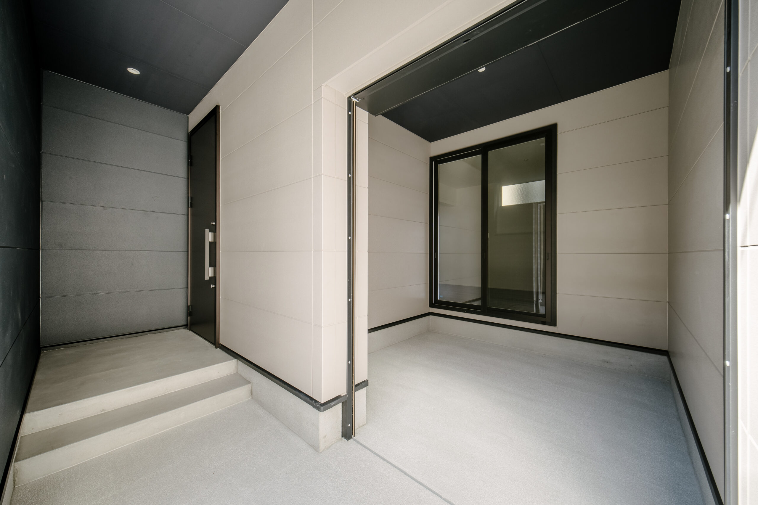 約20坪の狭小地に建てた、インナーガレージのある5人家族の3階建ての家