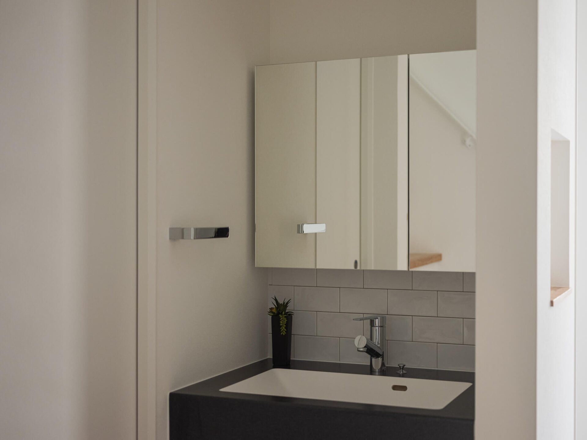 裏庭のある狭小住宅