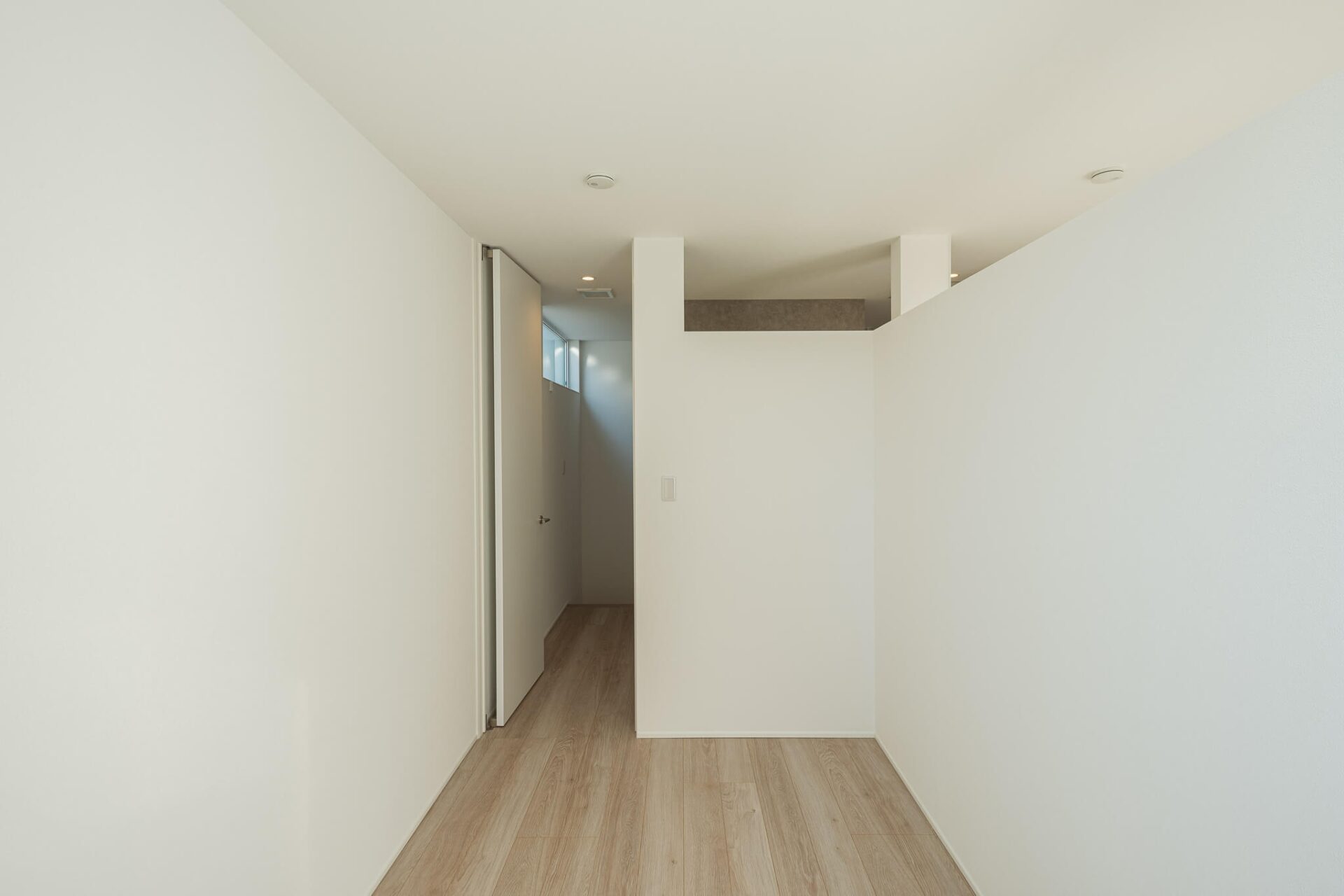 裏庭のある狭小住宅