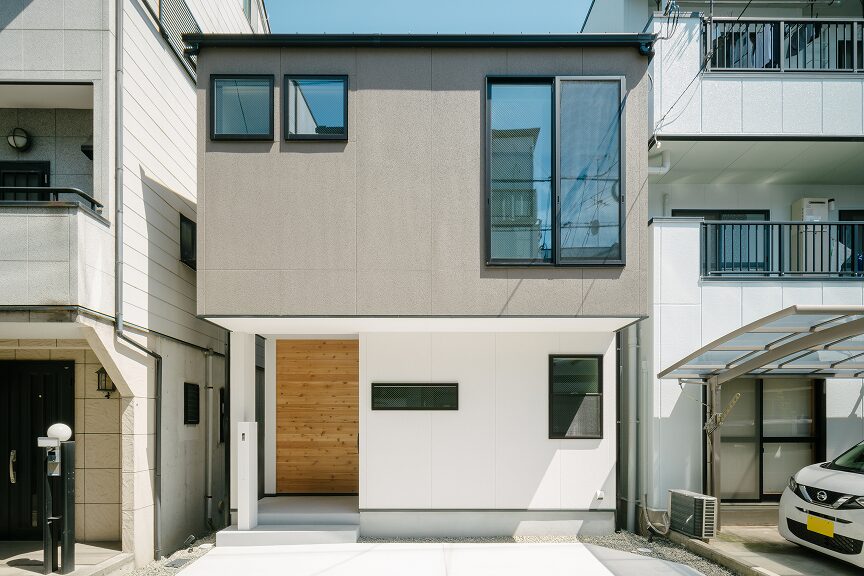 アトリエのある狭小住宅