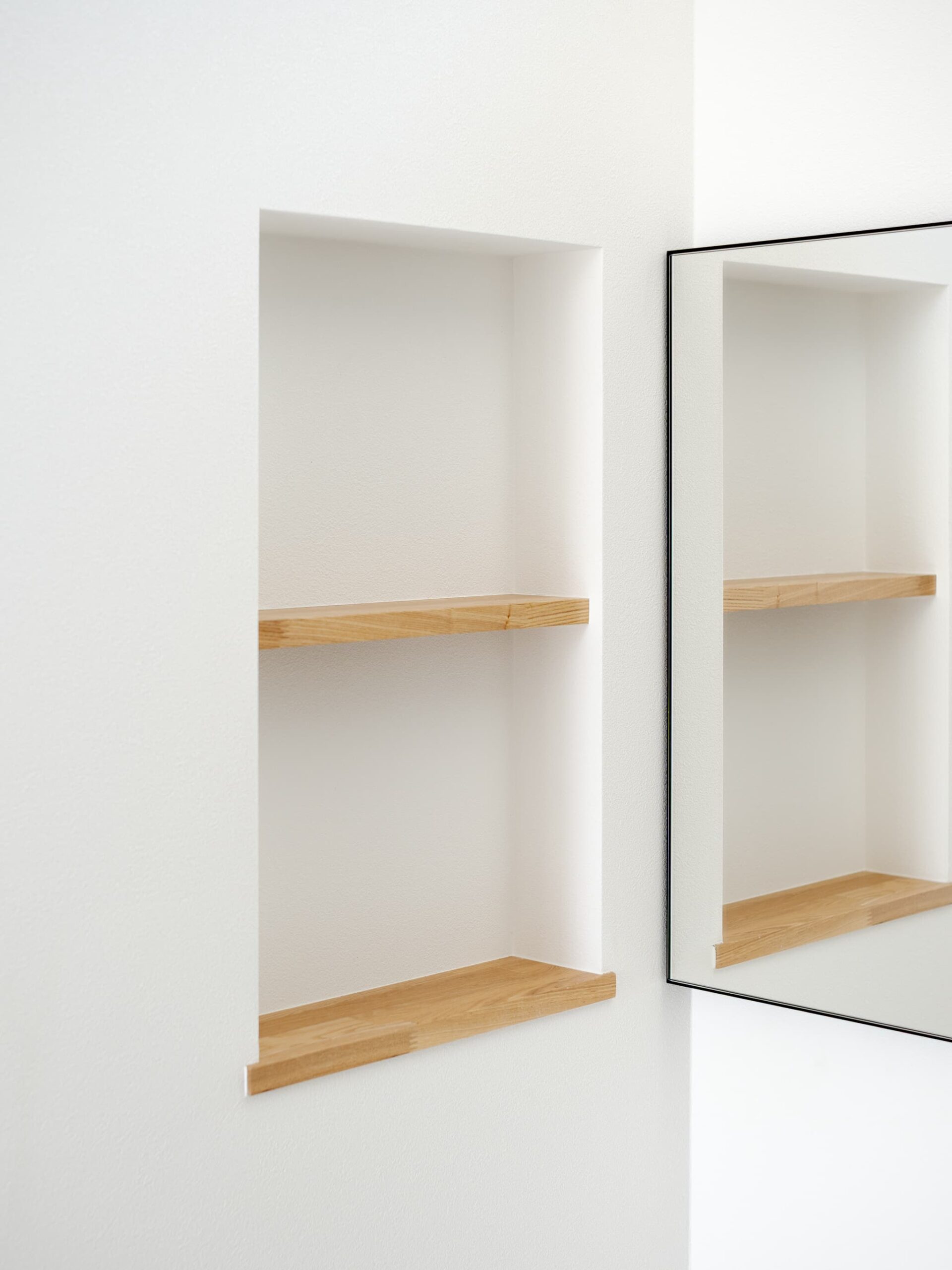 カーテンで仕切る、ワンルームのような広々LDKのある狭小住宅